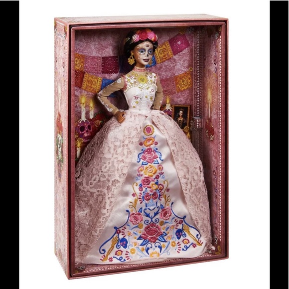 Barbie Dia De Muertos Doll - Halloween 2020 - Picture 5 of 5